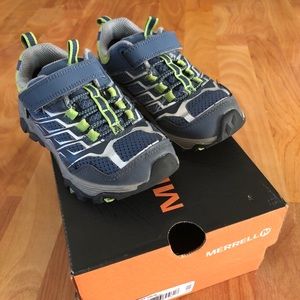 Boys Merrill Moab FST Shoes